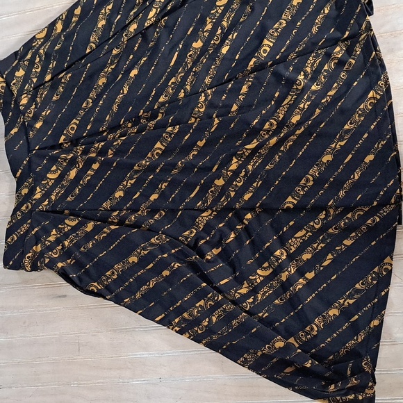 LuLaRoe Modest Elastic Waist Pockets A-Line Fit & Flare Skater Skirt (Fits S/M) - Picture 8 of 9